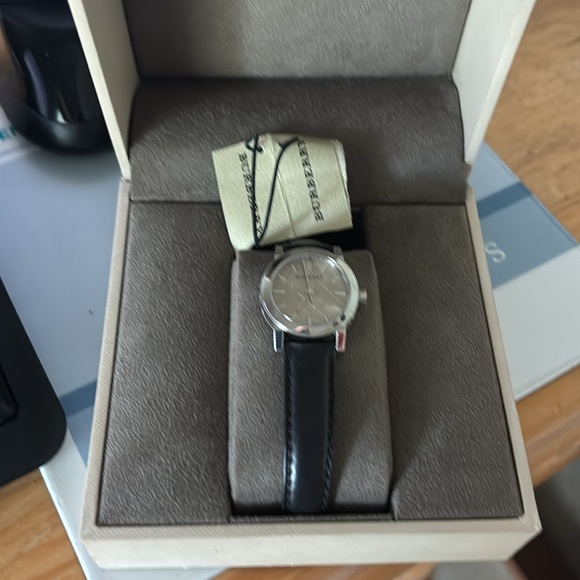 Burberry watch, dark brown original leather band - Picture 11 of 13